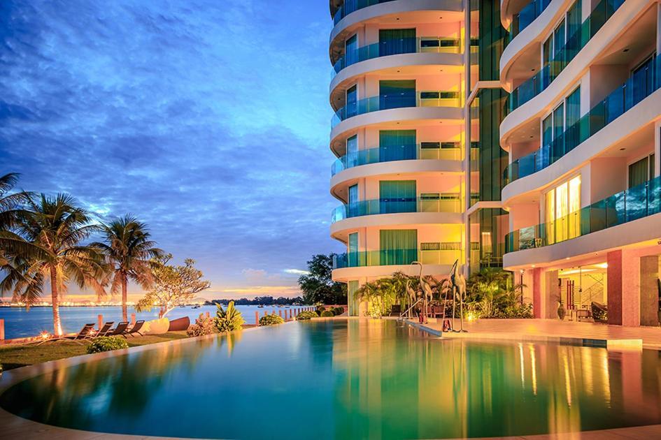 Paradise Ocean View Beach Front Condominium In Pattaya Bang Lamung Exterior foto