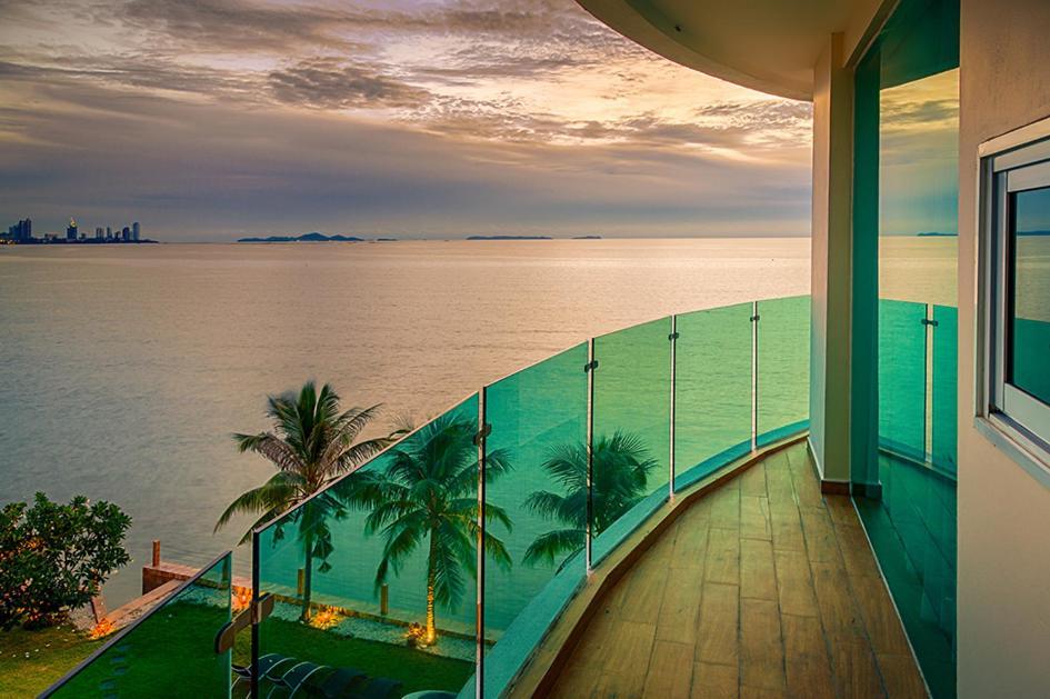 Paradise Ocean View Beach Front Condominium In Pattaya Bang Lamung Exterior foto