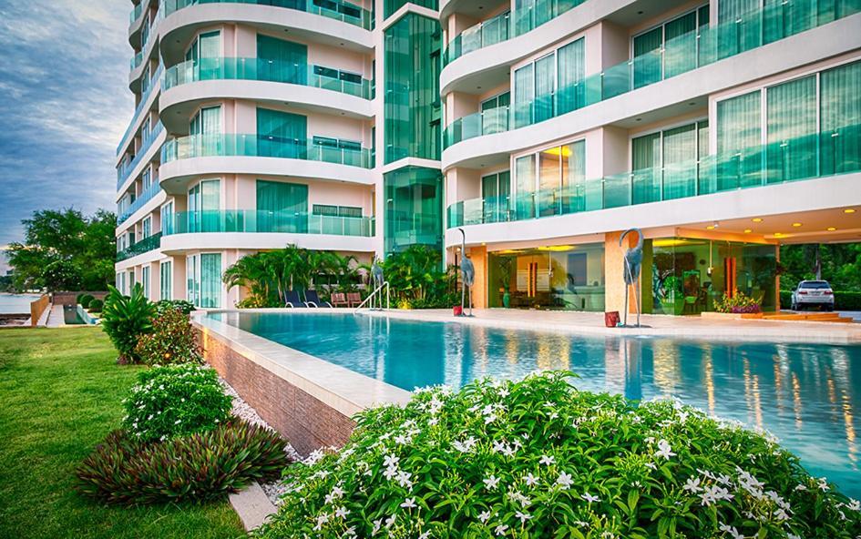 Paradise Ocean View Beach Front Condominium In Pattaya Bang Lamung Exterior foto