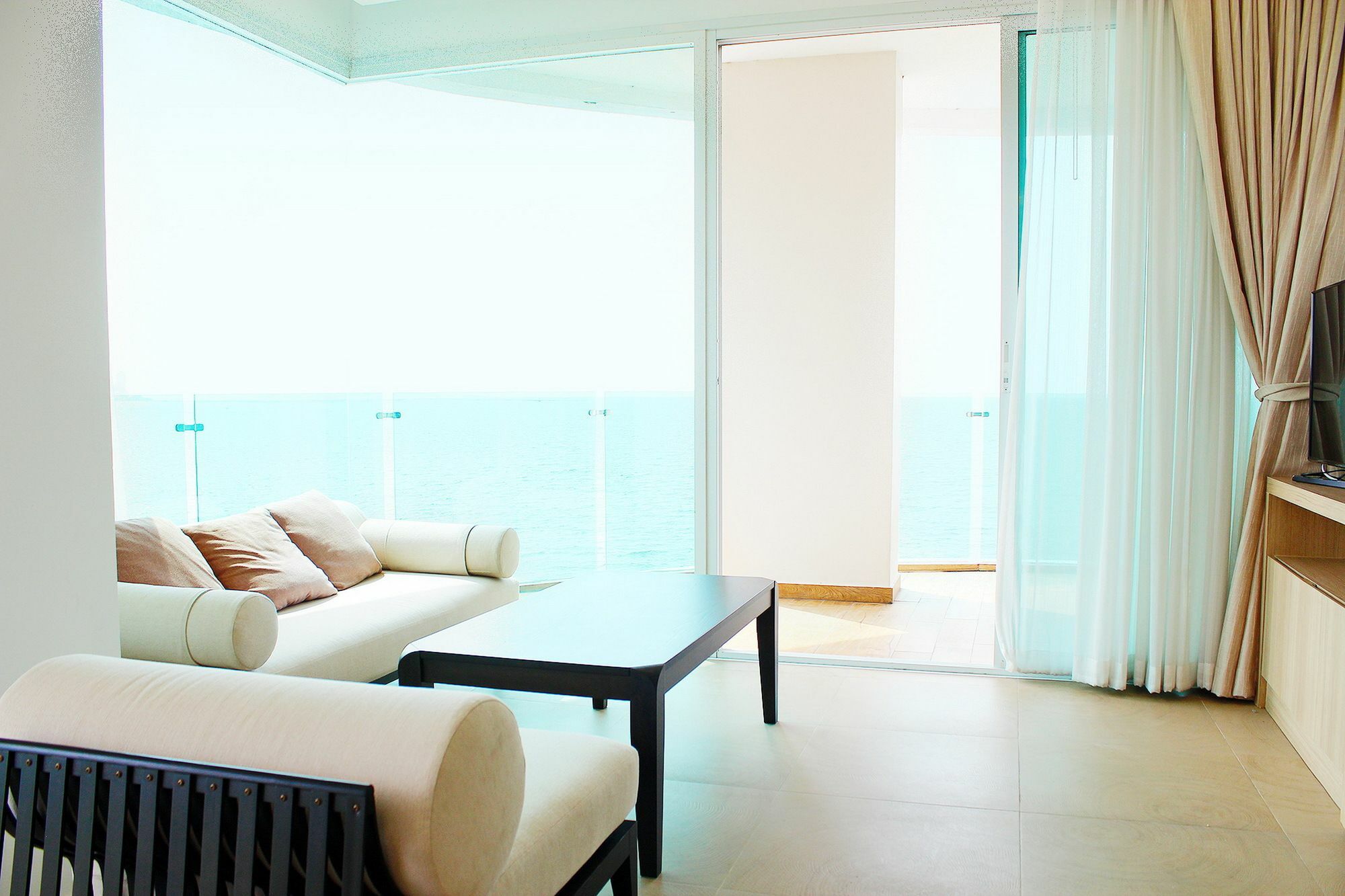 Paradise Ocean View Beach Front Condominium In Pattaya Bang Lamung Exterior foto