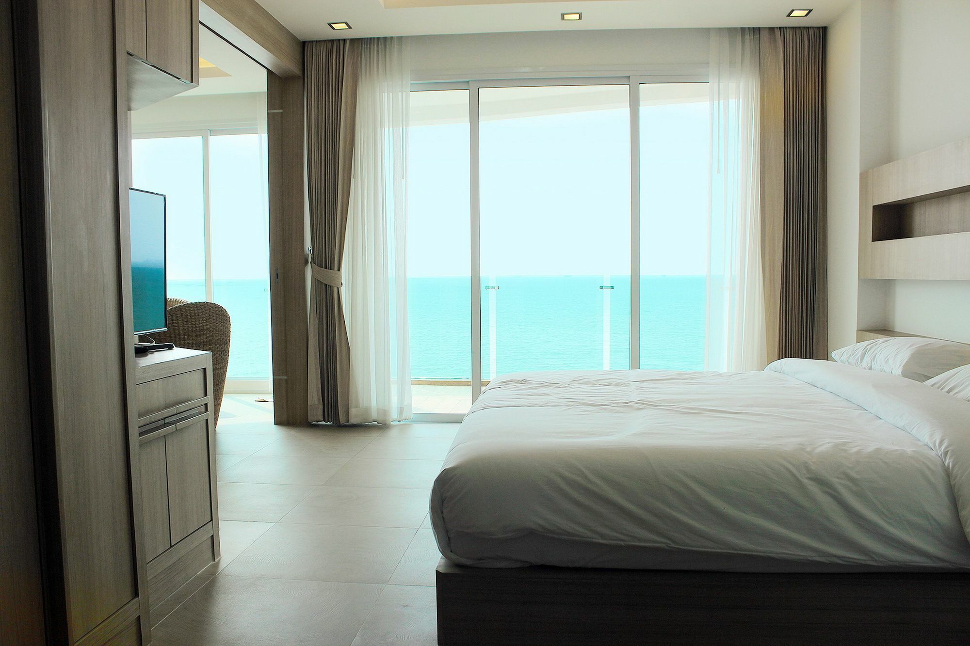 Paradise Ocean View Beach Front Condominium In Pattaya Bang Lamung Exterior foto