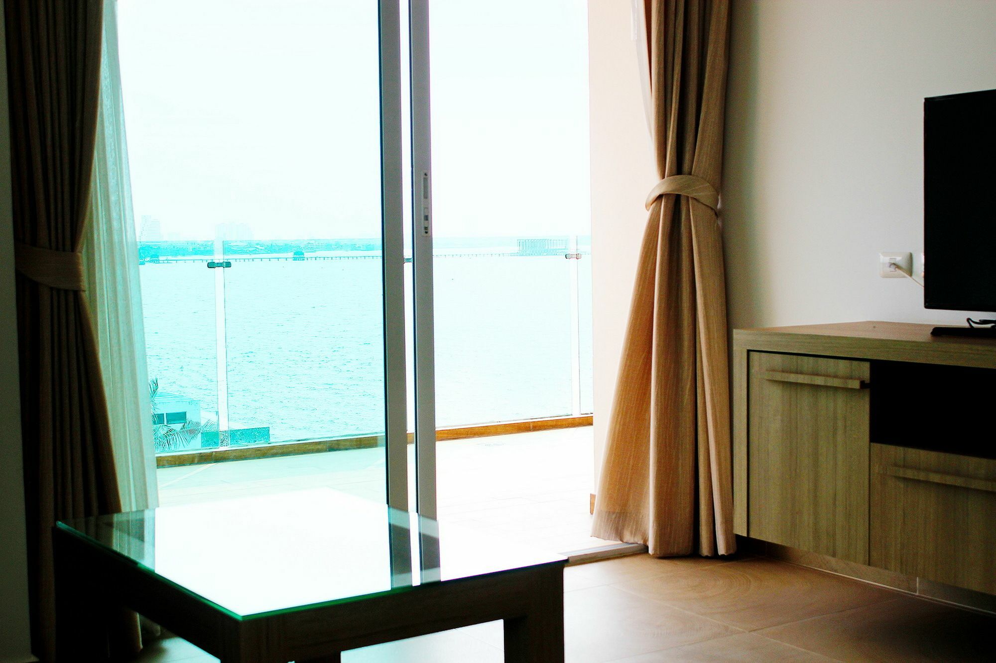 Paradise Ocean View Beach Front Condominium In Pattaya Bang Lamung Exterior foto