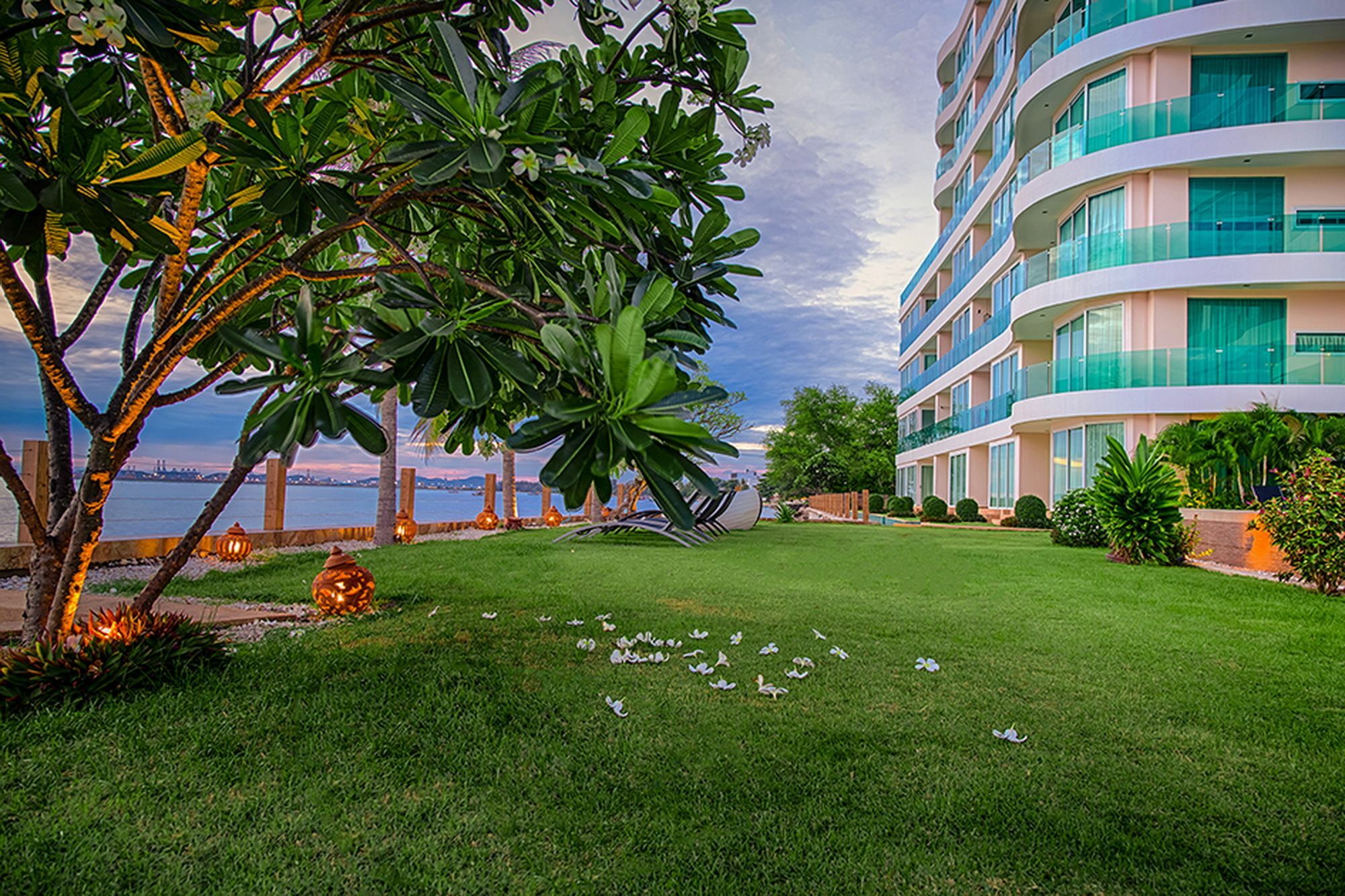 Paradise Ocean View Beach Front Condominium In Pattaya Bang Lamung Exterior foto